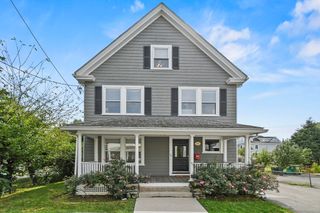 32 Bacon St, Watertown, MA 02472