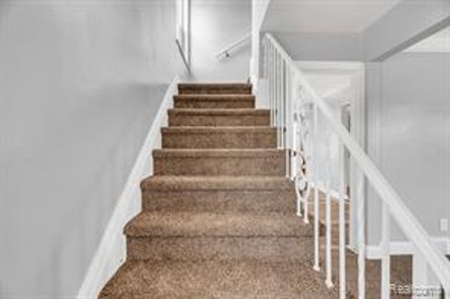 8262 E Outer Drive, Detroit, MI 48213
