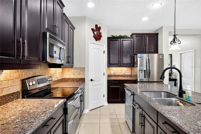 2586 PLUMADORE DRIVE, Grand Island, FL 32735
