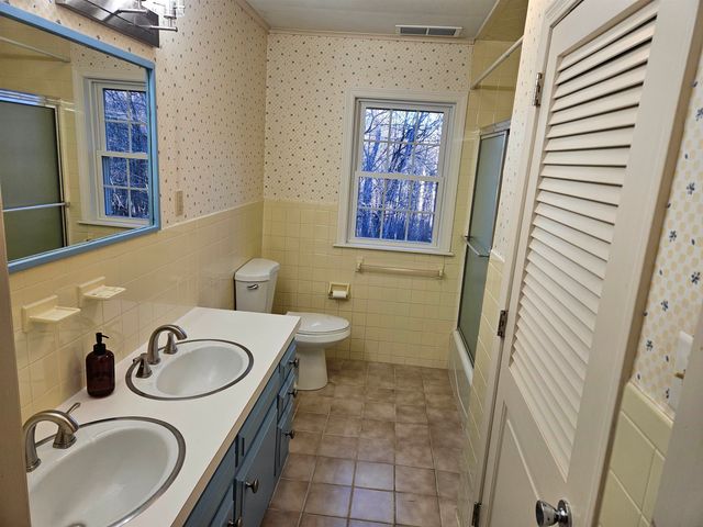 38 Piscataqua Road, Dover, NH 03820