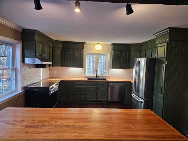 38 Piscataqua Road, Dover, NH 03820