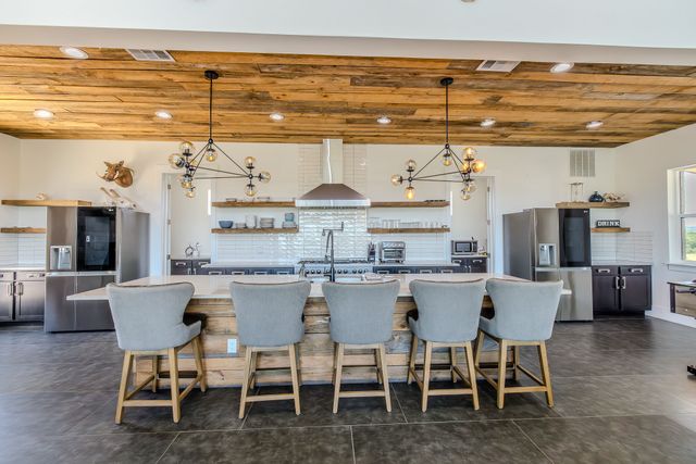 6160 W Hells Gate Drive, Possum Kingdom Lake, TX 76475