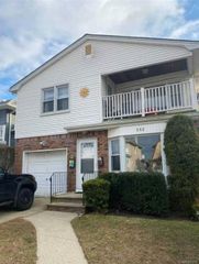 552 E Walnut Street Lower, Long Beach, NY 11561