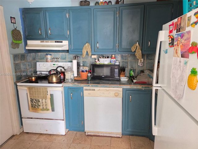9020 NE 8th Avenue 2F, Miami Shores, FL 33138
