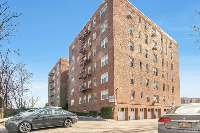 1234 Midland Ave 5F, Bronxville, NY 10708