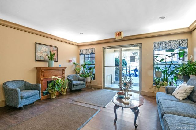 1234 Midland Ave 5F, Bronxville, NY 10708