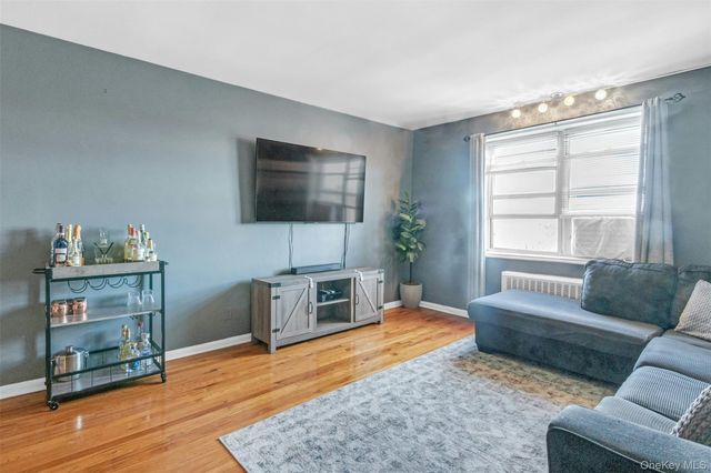 1234 Midland Ave 5F, Bronxville, NY 10708
