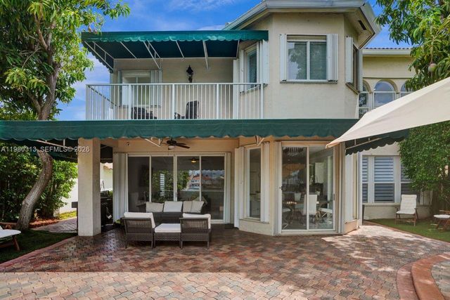 11008 NW 73rd St, Doral, FL 33178