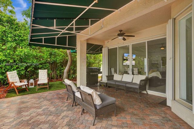 11008 NW 73rd St, Doral, FL 33178