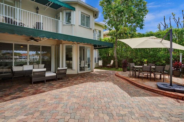 11008 NW 73rd St, Doral, FL 33178