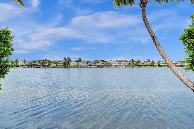 11008 NW 73rd St, Doral, FL 33178