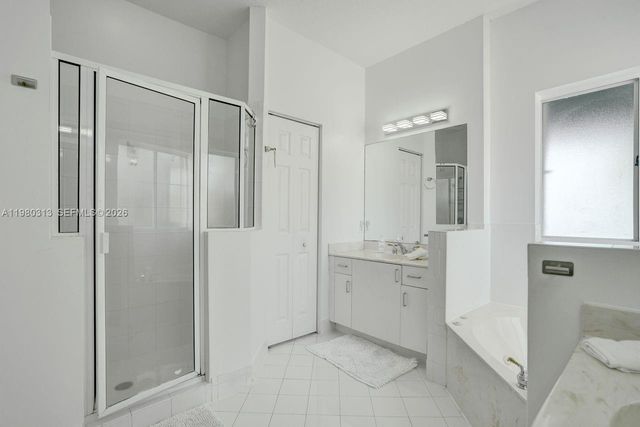 11008 NW 73rd St, Doral, FL 33178