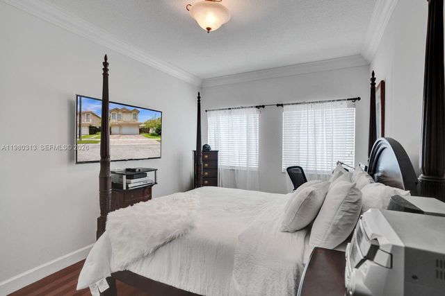 11008 NW 73rd St, Doral, FL 33178