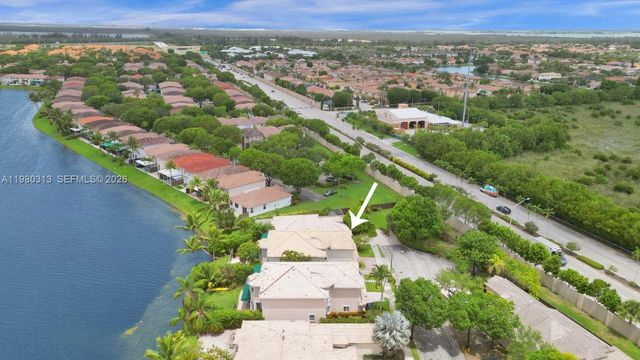 11008 NW 73rd St, Doral, FL 33178