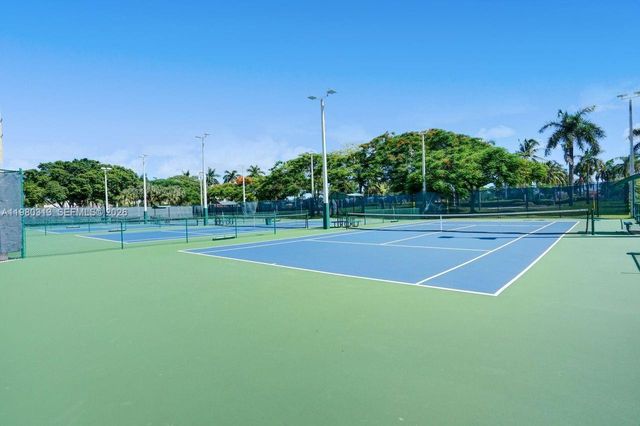 11008 NW 73rd St, Doral, FL 33178