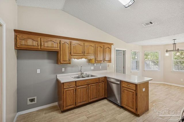 4400 Amberwood Cir, Pace, FL 32571