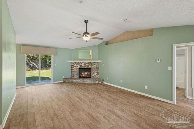 4400 Amberwood Cir, Pace, FL 32571