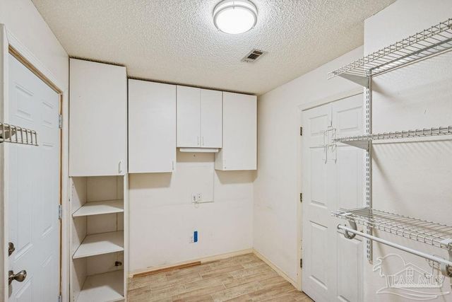 4400 Amberwood Cir, Pace, FL 32571