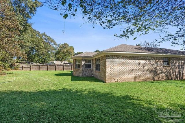 4400 Amberwood Cir, Pace, FL 32571