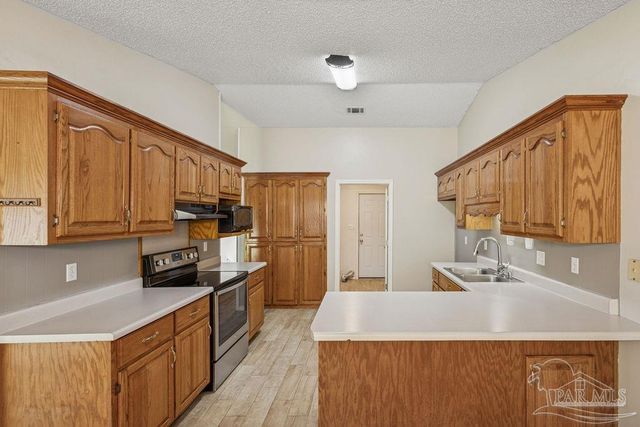 4400 Amberwood Cir, Pace, FL 32571