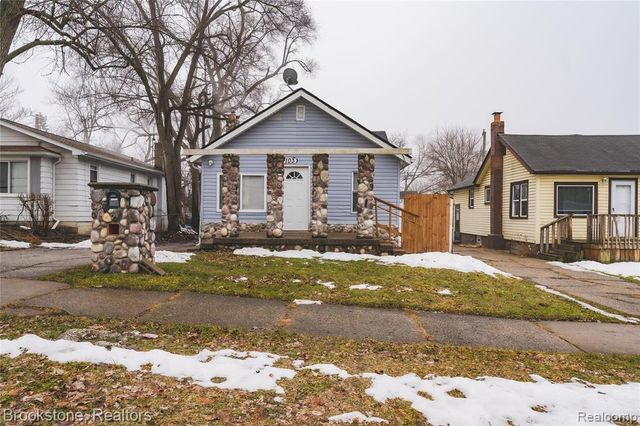 103 W Cornell Avenue, Pontiac, MI 48340