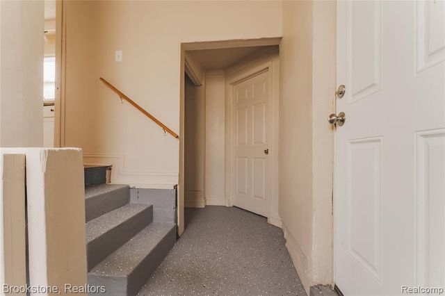 103 W Cornell Avenue, Pontiac, MI 48340