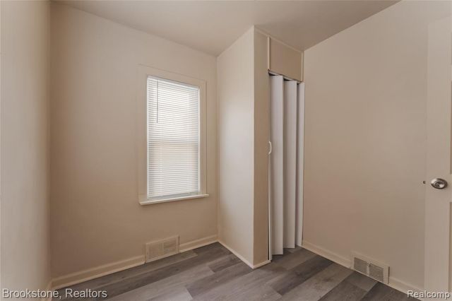 103 W Cornell Avenue, Pontiac, MI 48340