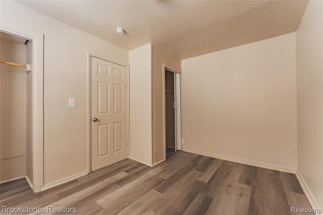 103 W Cornell Avenue, Pontiac, MI 48340