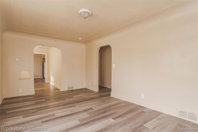 103 W Cornell Avenue, Pontiac, MI 48340