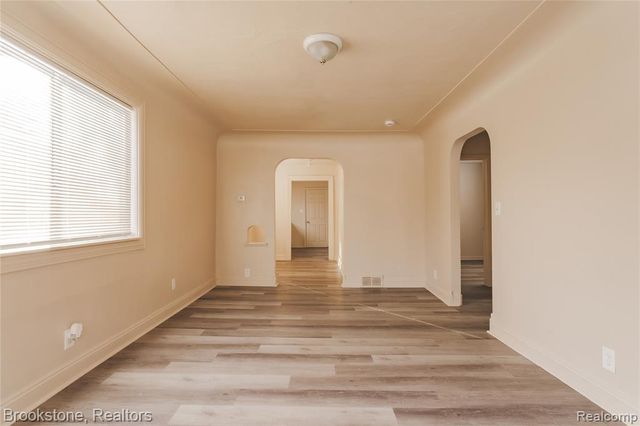 103 W Cornell Avenue, Pontiac, MI 48340