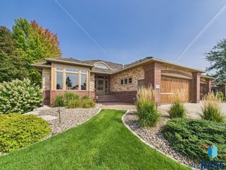 5100 S Briar Cir Circle, Sioux Falls, SD 57108