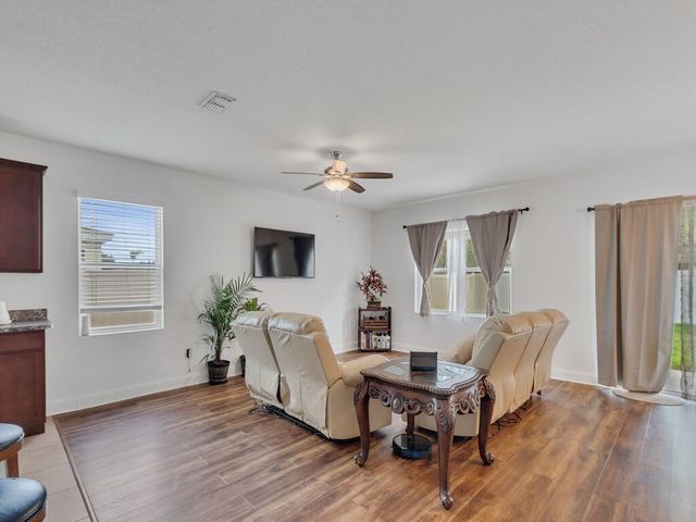 475 SW Moray Dr Drive, Palm Bay, FL 32908