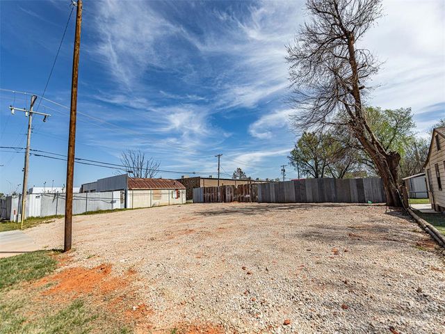 3924 N Youngs Boulevard, Oklahoma City, OK 73112