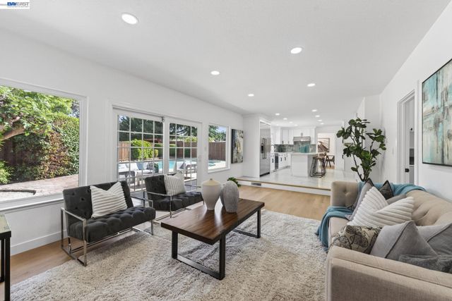 2865 Longspur Way, Pleasanton, CA 94566