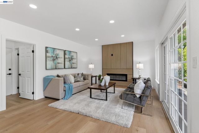 2865 Longspur Way, Pleasanton, CA 94566
