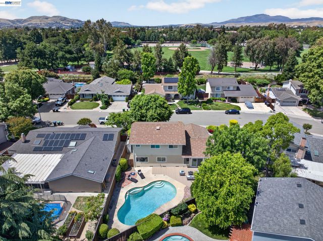 2865 Longspur Way, Pleasanton, CA 94566