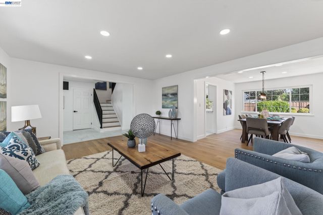 2865 Longspur Way, Pleasanton, CA 94566