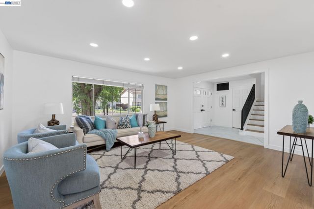 2865 Longspur Way, Pleasanton, CA 94566