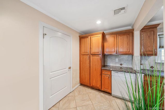 52 Eastlake Avenue, Massapequa Park, NY 11762