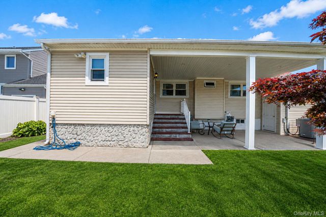 52 Eastlake Avenue, Massapequa Park, NY 11762
