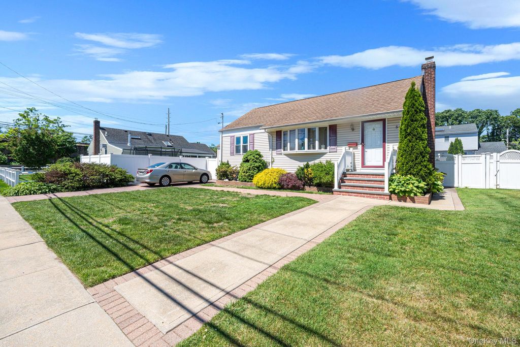 52 Eastlake Avenue, Massapequa Park, NY 11762