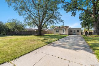 17325 Doris, Fraser, MI 48026