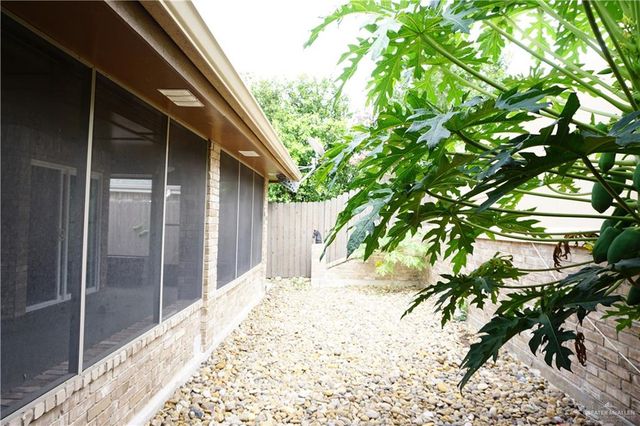 1581 S Gastel Circle, Mission, TX 78572