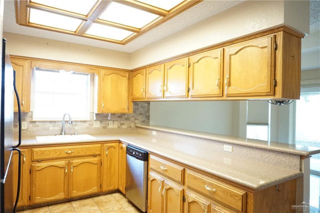 1581 S Gastel Circle, Mission, TX 78572