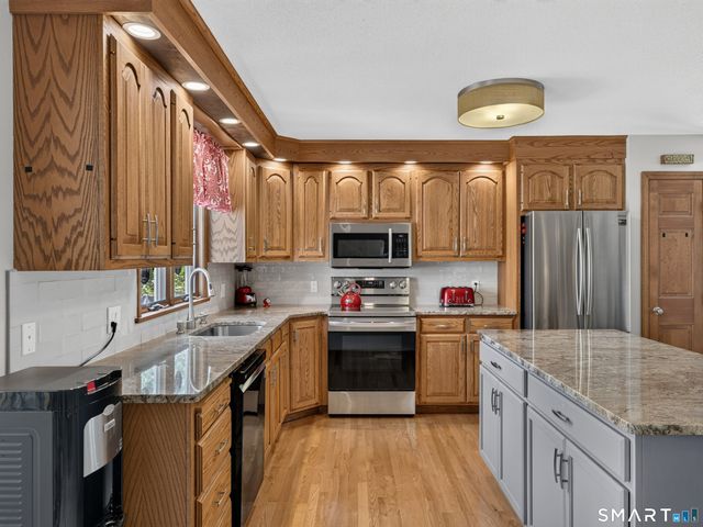 98 South Front Street, Middletown, CT 06457