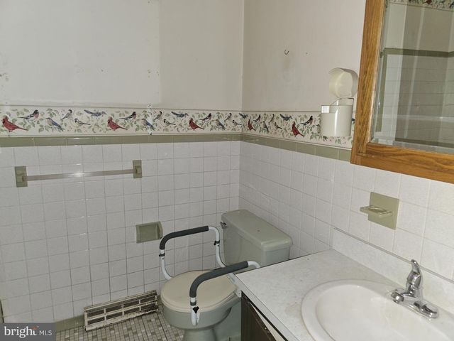 121 THREE BRIDGE RD, Monroeville, NJ 08343