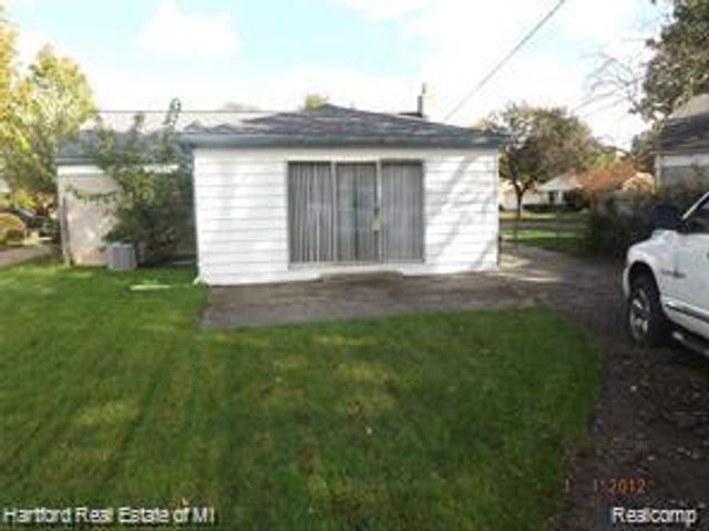 31605 Folkstone Drive, Farmington, MI 48336