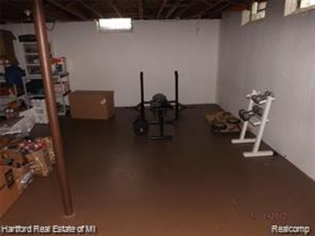 31605 Folkstone Drive, Farmington, MI 48336