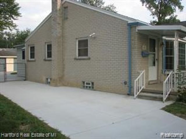 31605 Folkstone Drive, Farmington, MI 48336