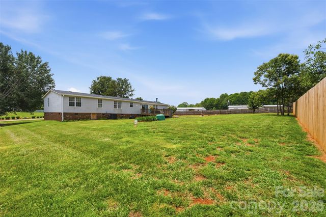 3642 Strollaway Lane, Claremont, NC 28610